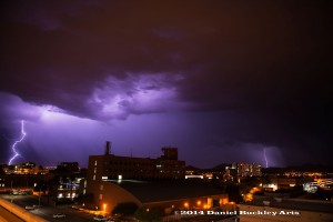 Lightning-UA DSC1048c-sw-dba (1)   