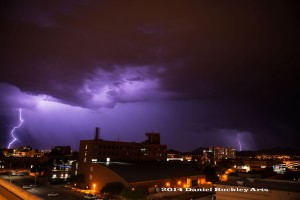 Lightning-UA DSC1048c-sw-dba   